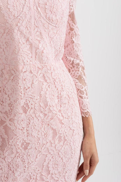 Amarisse | Elegant Lace Maxi Dress in Soft Pink