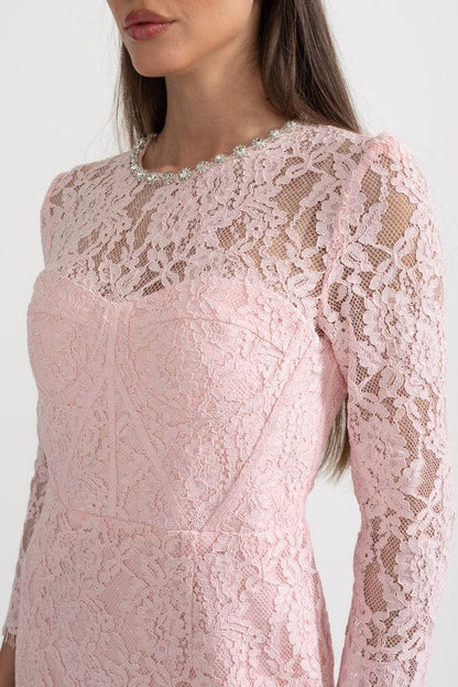 Amarisse | Elegant Lace Maxi Dress in Soft Pink