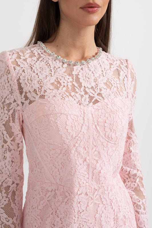 Amarisse | Elegant Lace Maxi Dress in Soft Pink